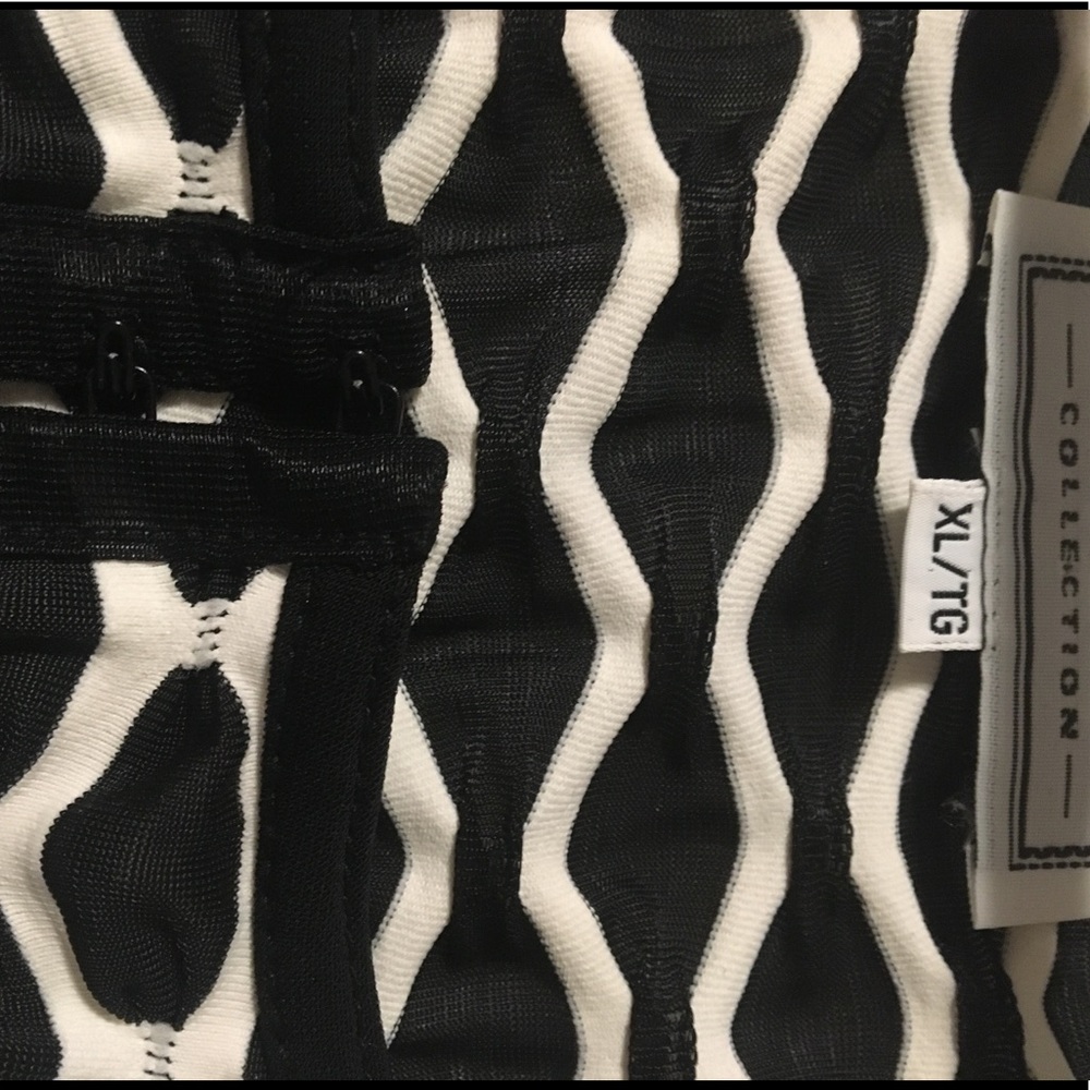 ❌SOLD❌Long sleeve - Picture 6 of 7